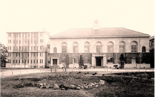 東北帝国大学附属図書館本館・書庫(昭和初期撮影)